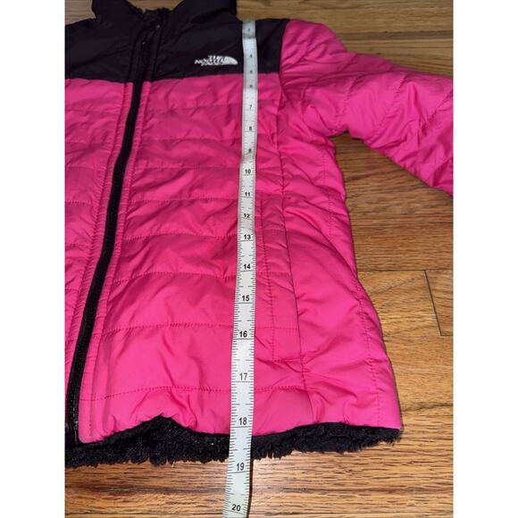 The North Face Girls Mossbud Reversible Puffer Jacket Pink Fuzzy Coat Size S - Picture 6 of 6